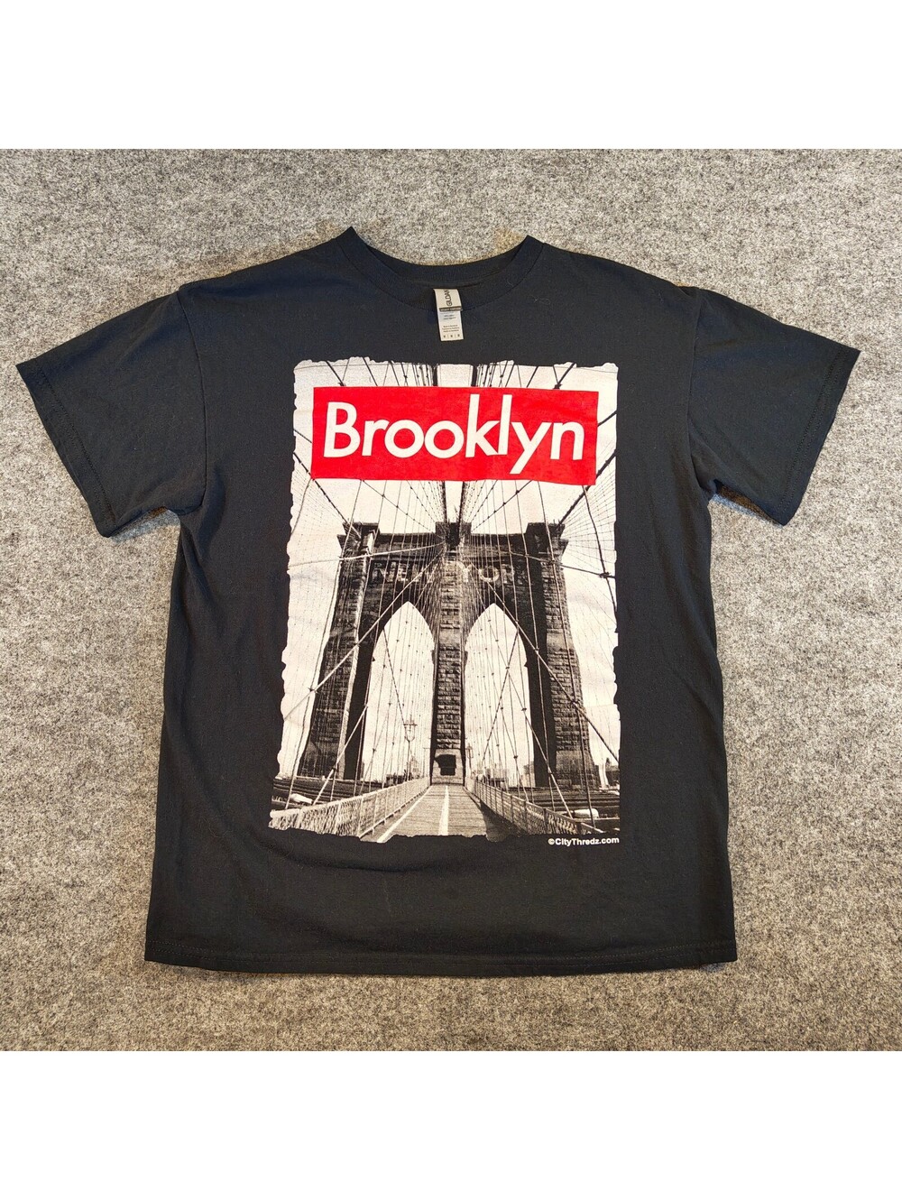 Gildan Heavy Cotton Brooklyn New York Bridge Graphic T-Shirt Men's Medium